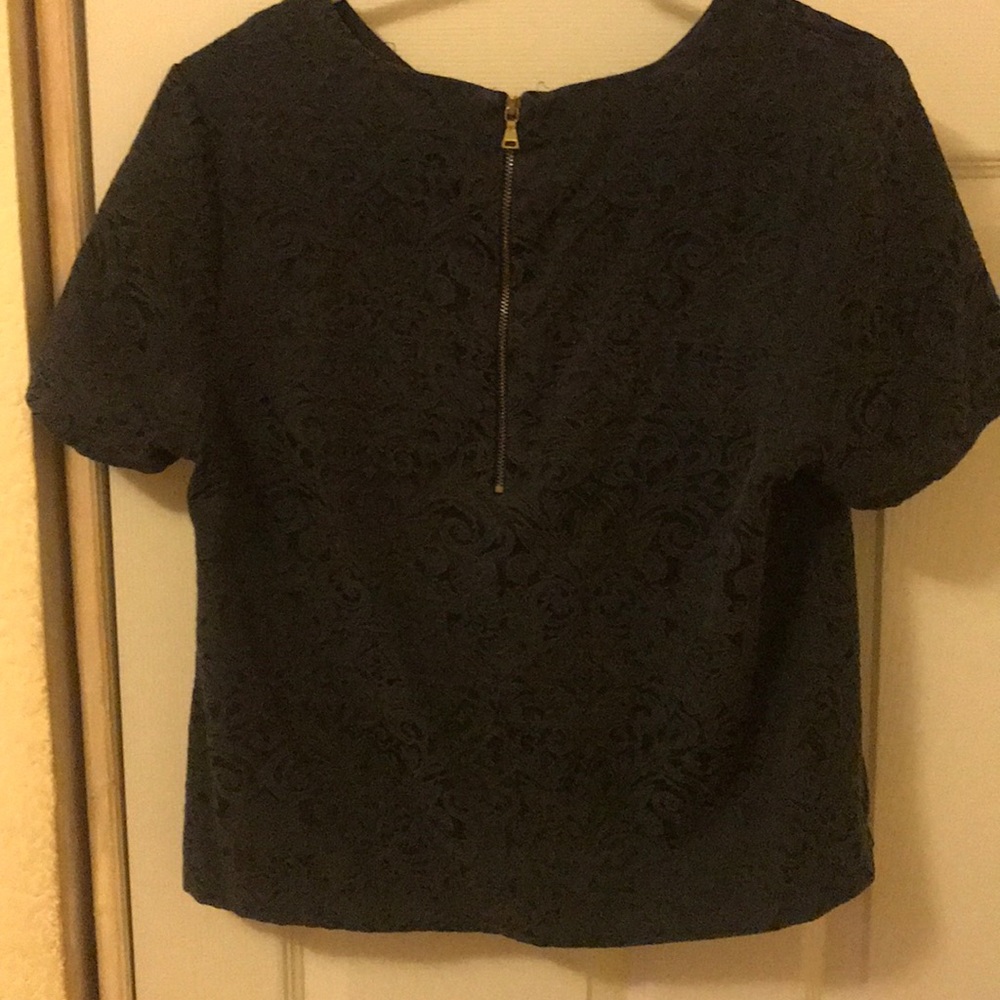 blouse - Picture 2 of 2